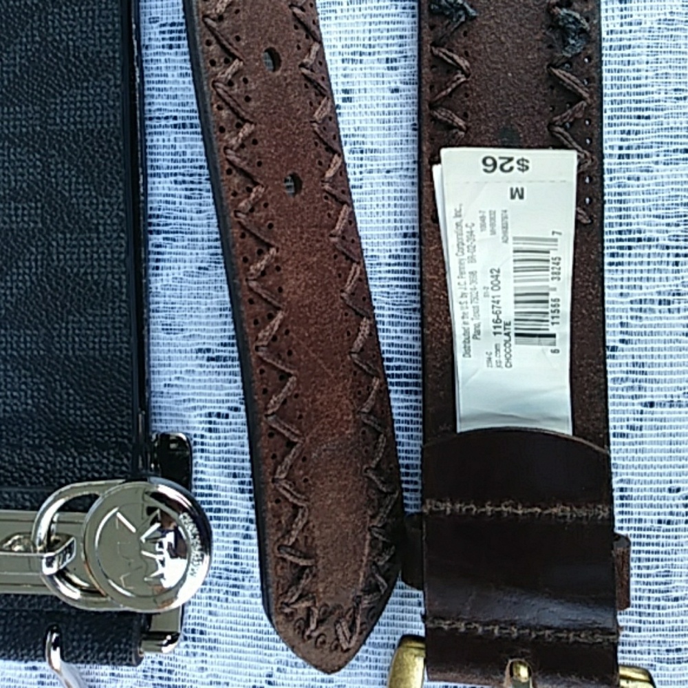 Four belts - Picture 6 of 6